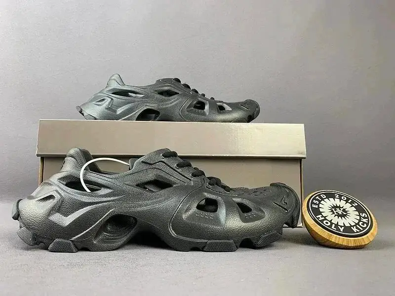 Balenciaga Cargo Sneakers 2