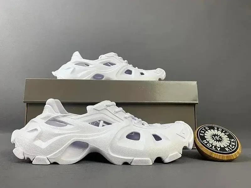 Balenciaga Cargo Sneakers 3